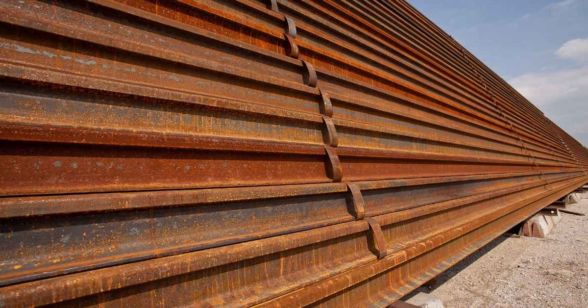 ciri ciri baja ringan kualitas bagus kps steel distributor besi jakarta perbedaan besi dan baja