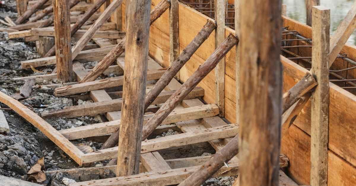 cara membuat bekisting tangga KPS Steel distributor besi jakarta